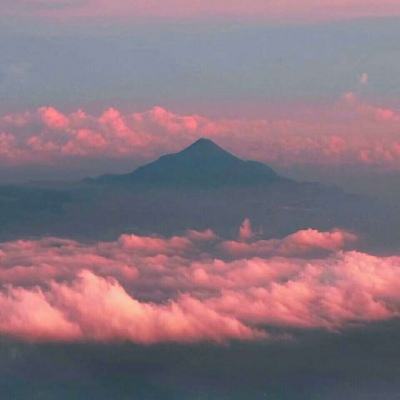 泥石流卷过燕窝村